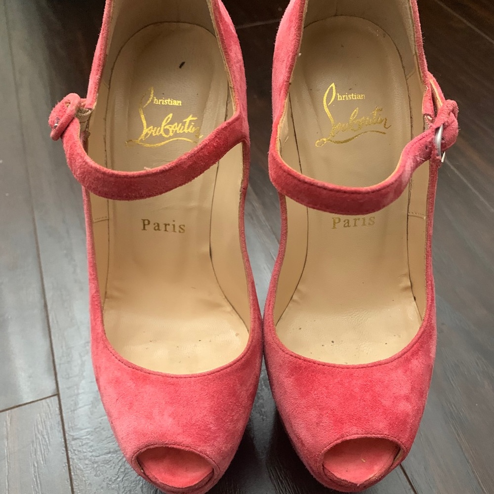 Authentic  peeptoe Christian Louboutin 35.5
